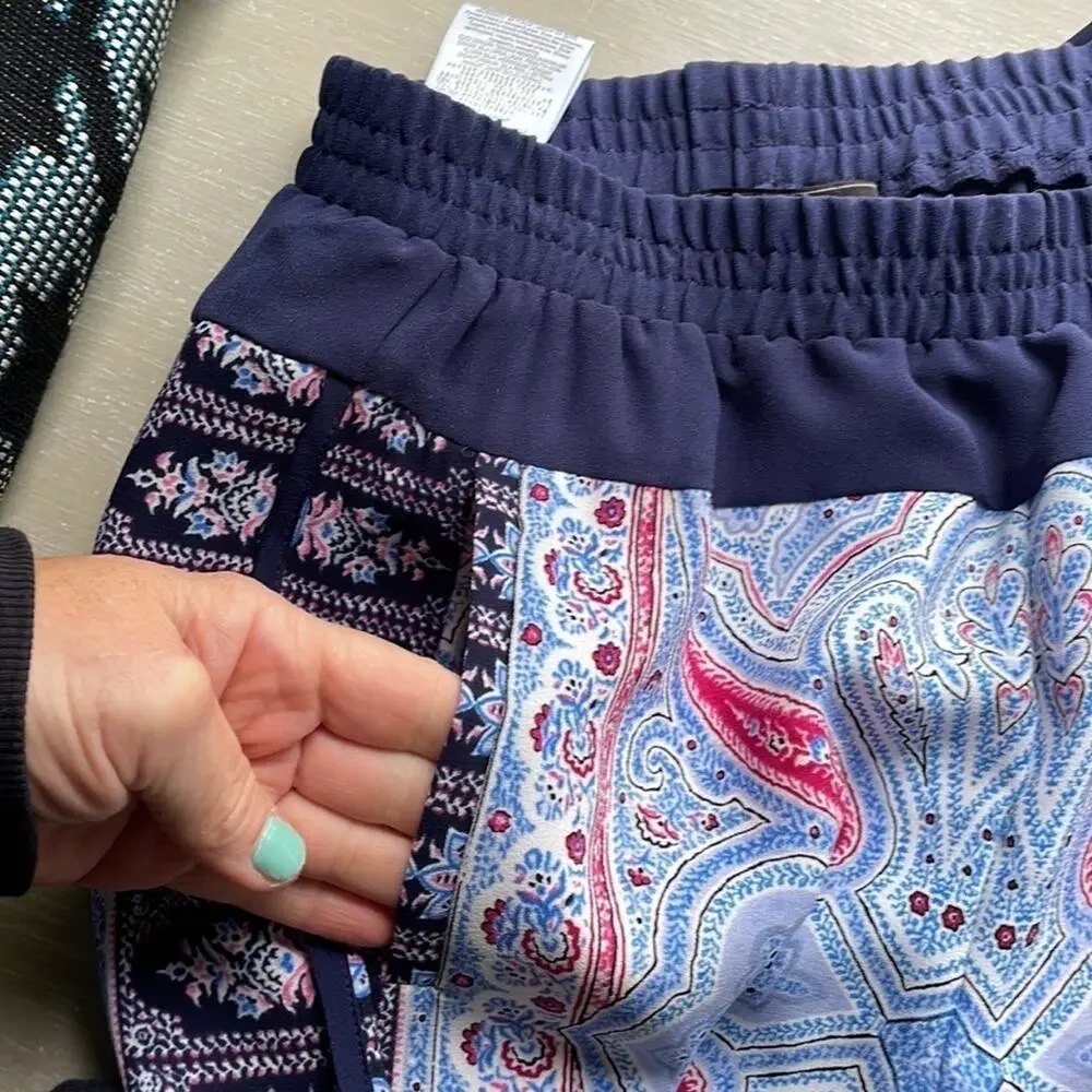 BCBG Maxazria ‘Sebastian’ paisley medallion trousers - Picture 7 of 10